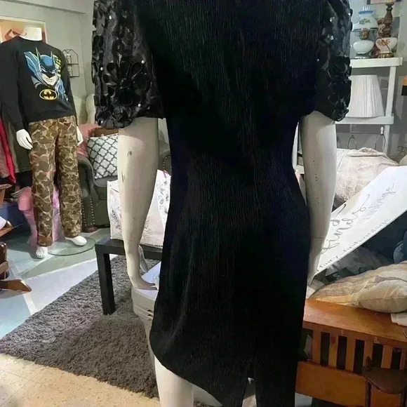 Vintage Leslie Fay Black Crepe Texture Crystals & Ribbon Applique Dress Size 10 - Picture 4 of 9